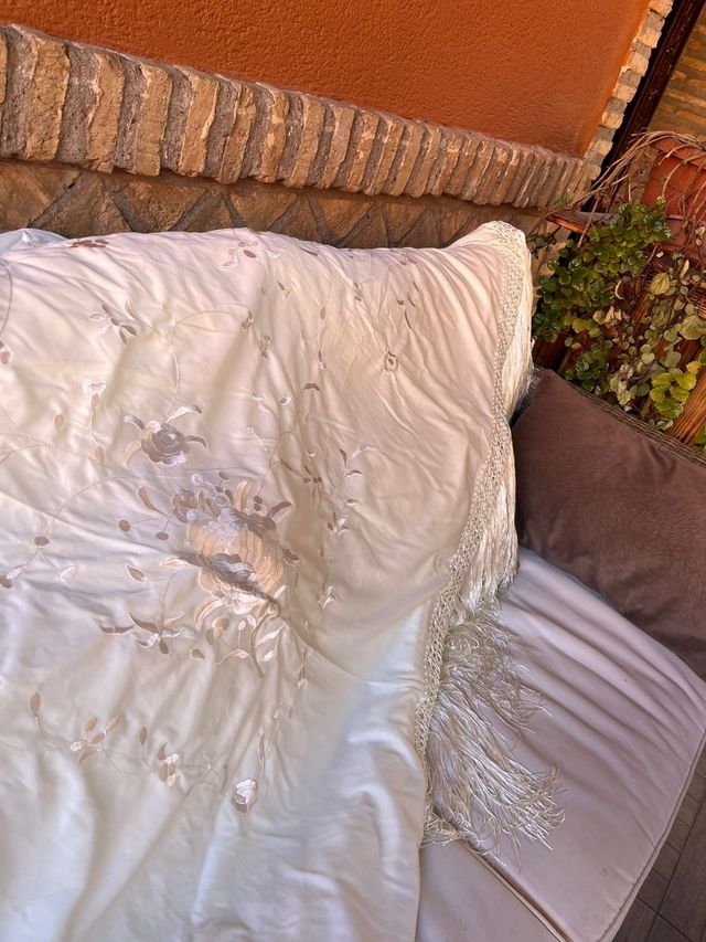 Mantón Manila Beige 150x150