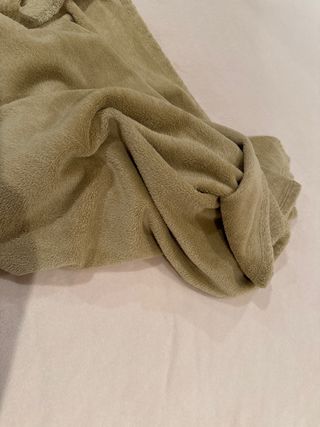 Manta de 132 x 168 cms muy suave y caliente