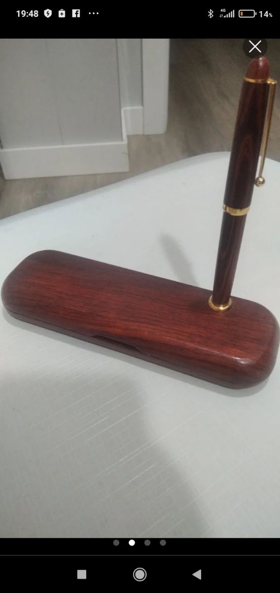 Boligrafo de madera en estuche