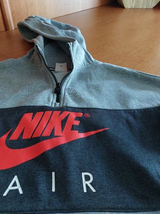 Jersey con capucha.Nike.Talla 12/13