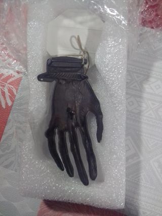 Ebilla de cinturón forma de mano 