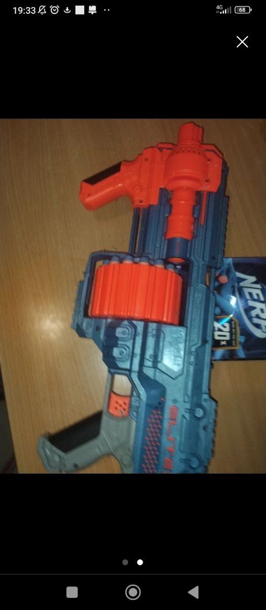 Pistola Nerf con bolsa cartuchos