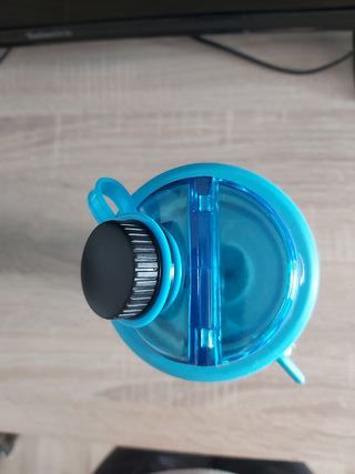 Garrafa para comida e água