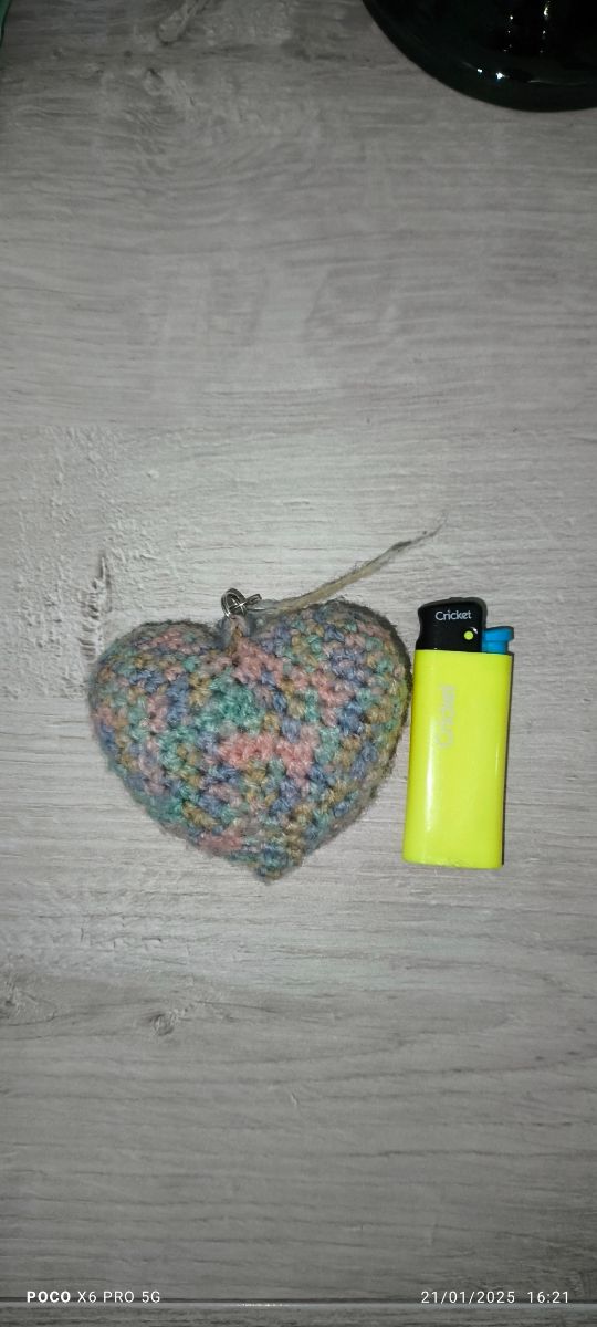 Portachiavi cuore a uncinetto