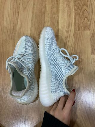 Yeezy 350 V2 Cloud