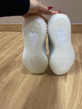 Yeezy 350 V2 Cloud
