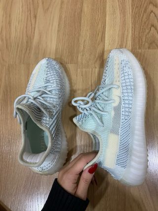 Yeezy 350 V2 Cloud