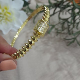 Elegante pulsera en acero inoxidable