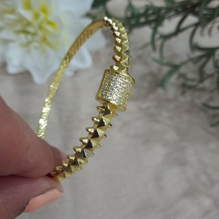 Elegante pulsera en acero inoxidable