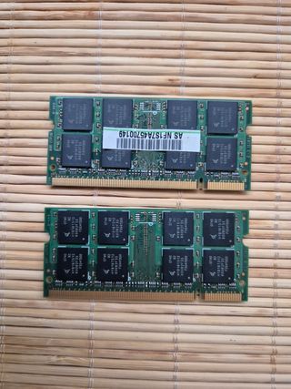 Conjunto de 2 Memórias RAM 1GB