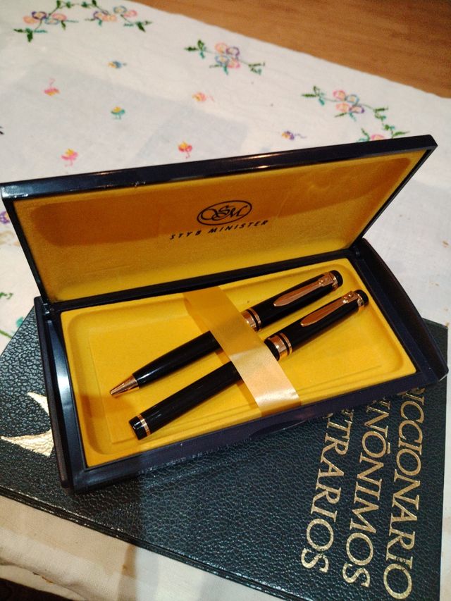 Plumas y bolígrafo STIB MINISTER