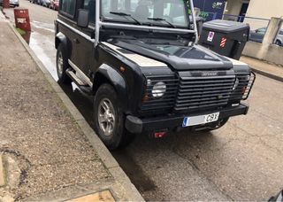Land Rover Defender 2003