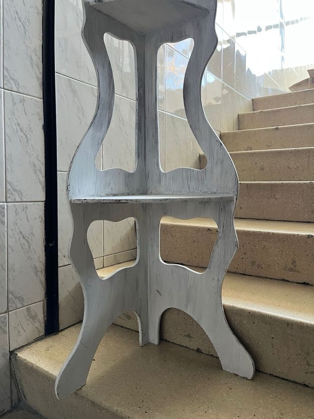 Estanteria rinconera