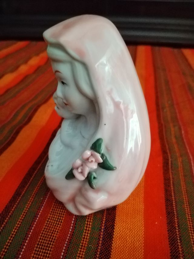 Busto de virgen con niño