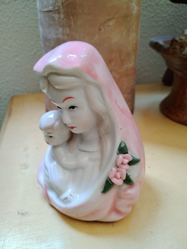 Busto de virgen con niño