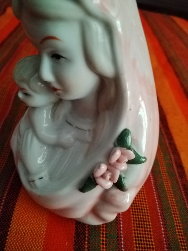 Busto de virgen con niño