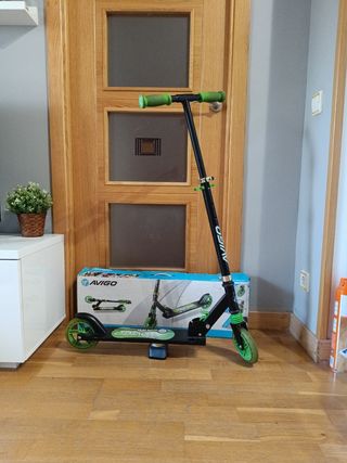 Patinete scooter marca Avigo