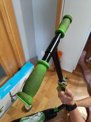 Patinete scooter marca Avigo