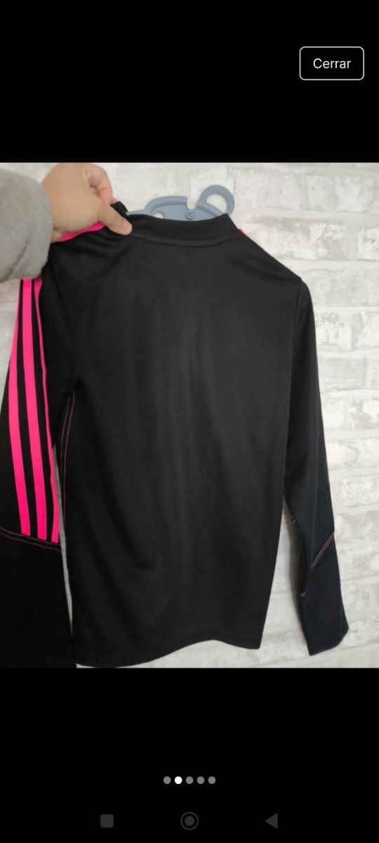 Chándal adidas. Son dos