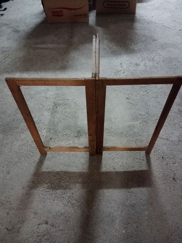 Estructura articulada antigua madera