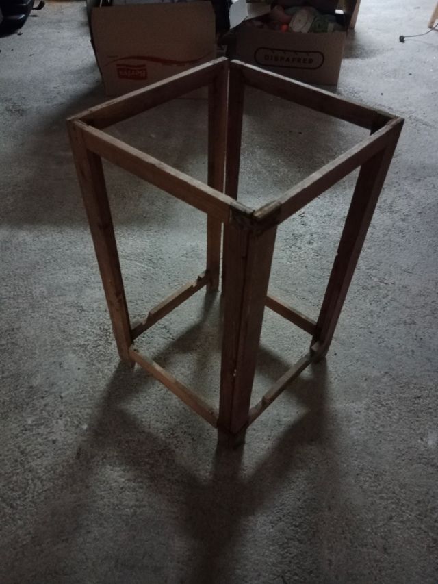 Estructura articulada antigua madera