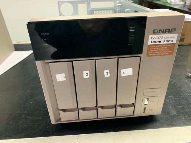 CAJA  NAS QNAP TVS 473