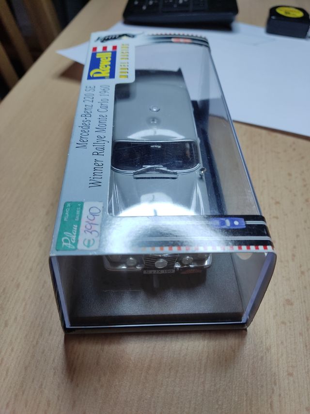 Mercedes 220 Revell Scalextric