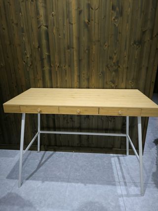 Escritorio Lillasen de Ikea
