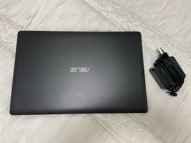 Portatil Asus F552E