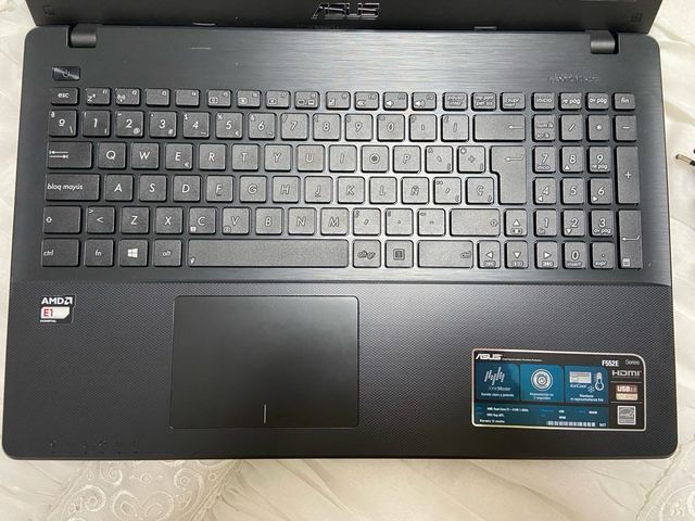 Portatil Asus F552E