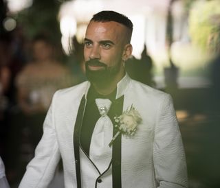 Traje de novio blanco boda