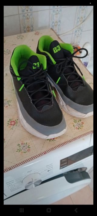 Jordan max aura 3
