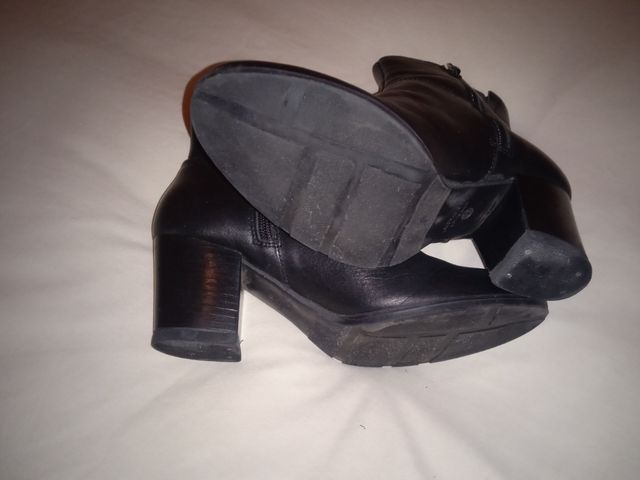 Botín de piel negro N 36