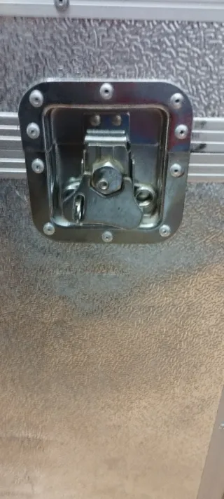 Baúl cofre de aluminio