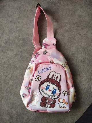 Labubu bandolera niña