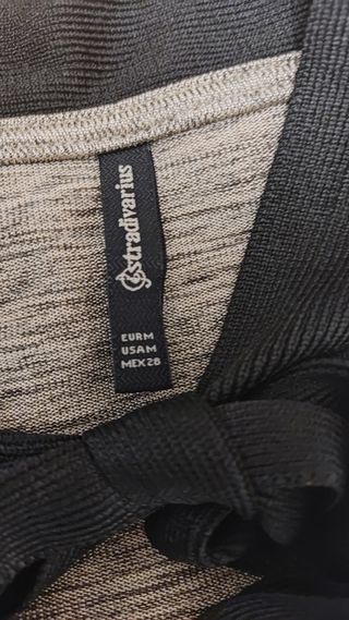 Blusa con lazo de Stradivarius 