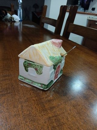 Zuccheriera a forma di casa vintage