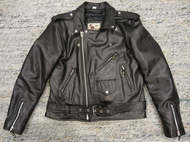 Cazadora de cuero Ami