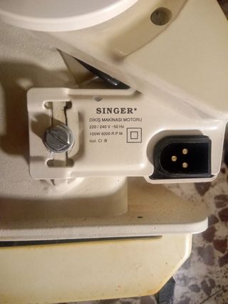maquina de coser SINGER