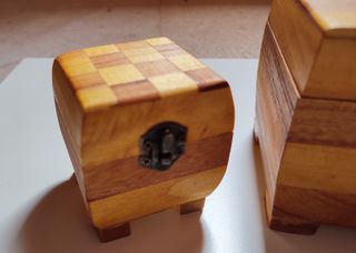 Dos cajas de madera con espejo ideal joyero