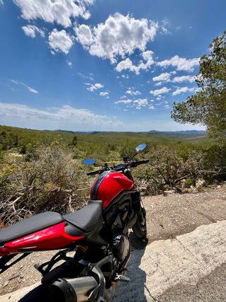 Ducati Monster 937 2023  5000km garantia 2027