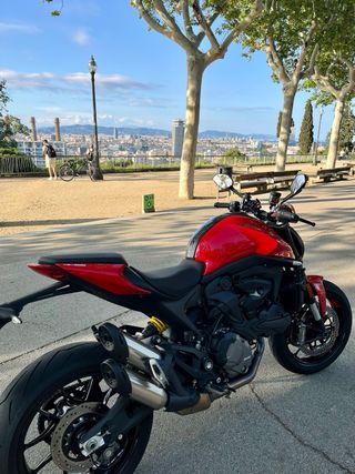 Ducati Monster 937 2023  5000km garantia 2027