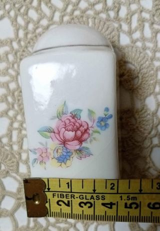 Salero y pimentero vintage de porcelana