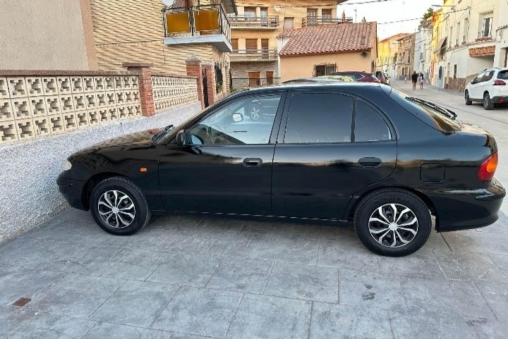 Hyundai Accent - foto 1