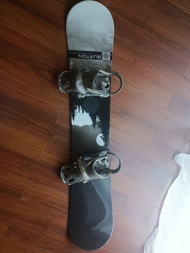 Tabla con fijaciones y botas Snowboard