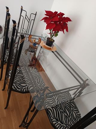 Mesa de comedor con 6 sillas