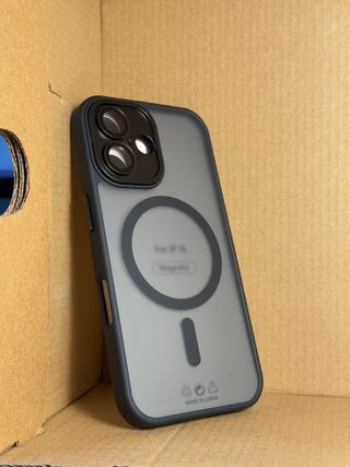 Custodia nera per Iphone 16