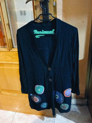 Chaquetilla desigual mujer, talla M.