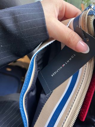 Cartera de mano Tommy Hilfiger