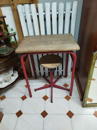 SOLO HOY Pupitre y taburete giratorio de laborato